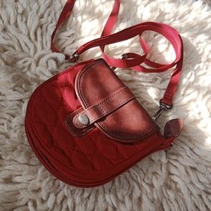 Mosey crossbody